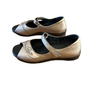 ZIERA gold color sandals, size 44 ((US 12) Velcro closure, in good condition